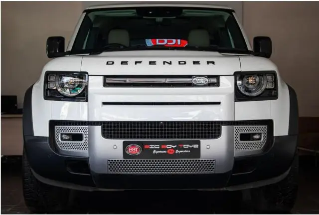 Land Rover Defender 110 HSE P300 2022