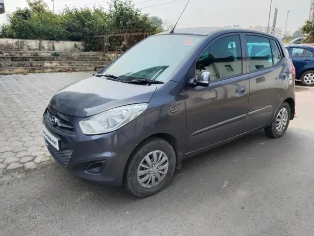 Hyundai i10 Sportz 1.2 AT 2013