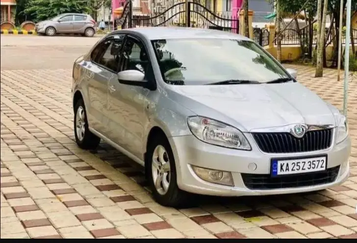 Skoda Rapid ELEGANCE 1.6 TDI MT 2012