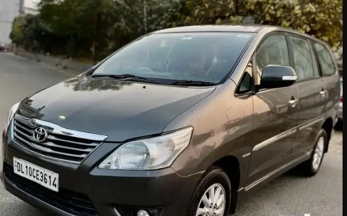 Toyota Innova 2.0 VX 7 STR BS IV 2013