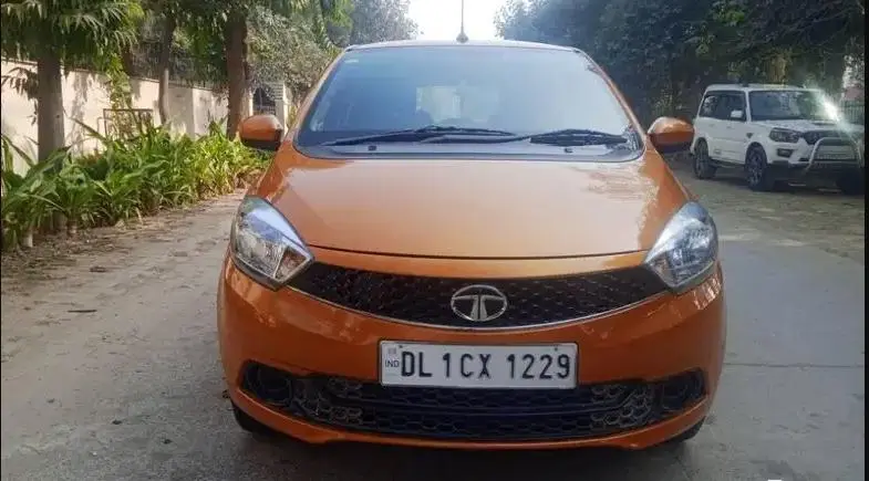 Tata Tiago Revotron XT (O) 2017