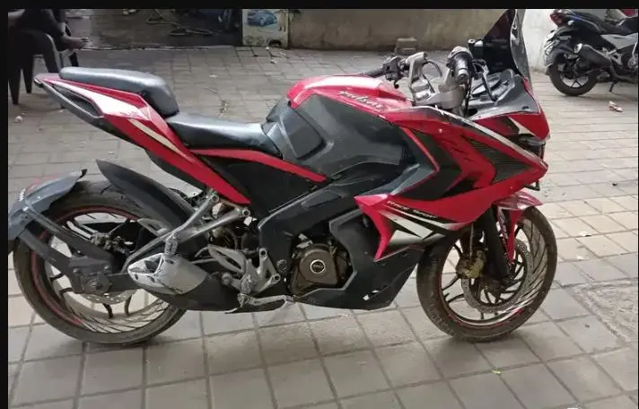 Bajaj Pulsar RS200 2015