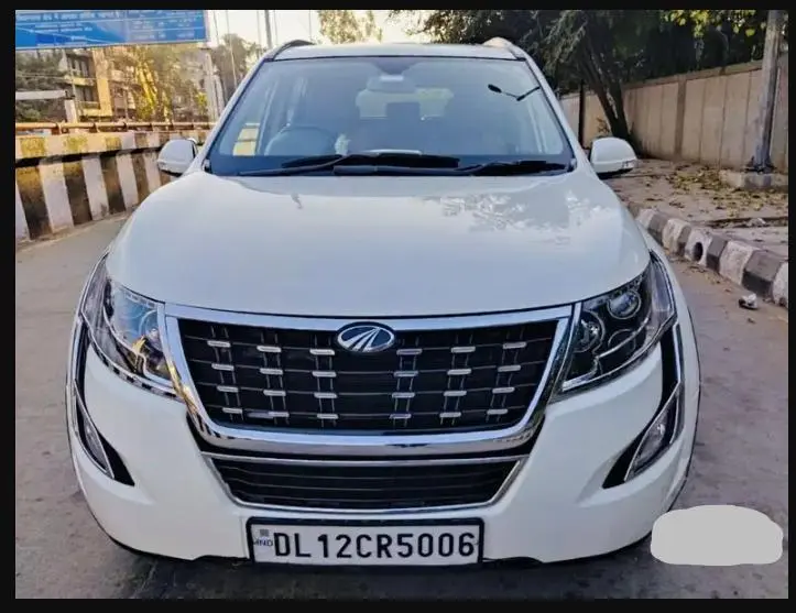 Mahindra XUV500 W11 2019
