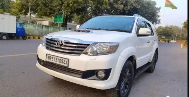 Toyota Fortuner 3.0 4X2 AT 2013