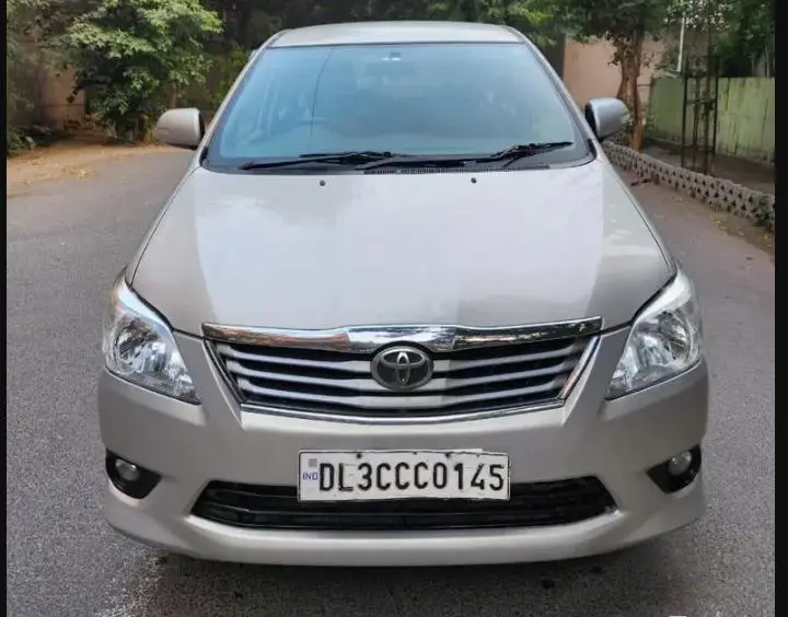 Toyota Innova 2.5 V 7 STR 2013