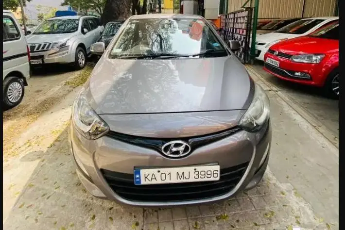 Hyundai i20 Sportz 1.4 CRDi 2012