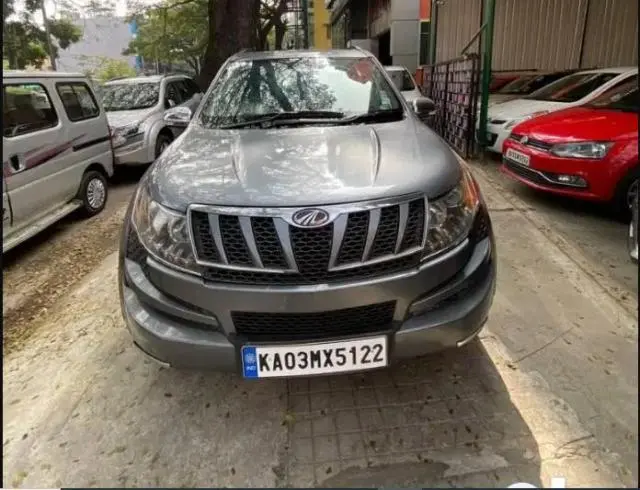 Mahindra XUV500 W8 2WD 2012