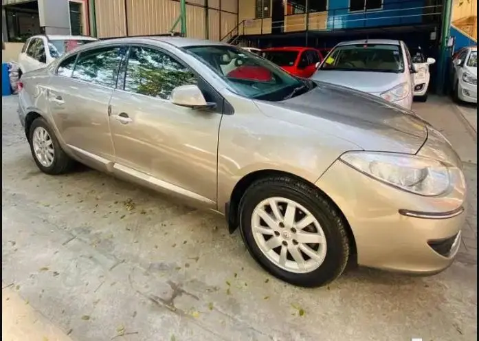 Renault Fluence E4 D 2012