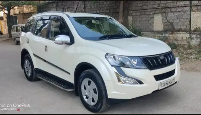 Mahindra XUV500 W6 2015