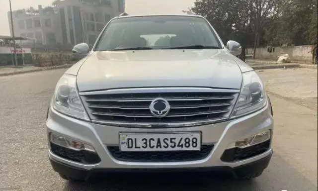 Mahindra Ssangyong Rexton RX6 2015