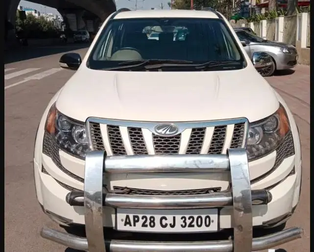 Mahindra XUV500 W8 2012