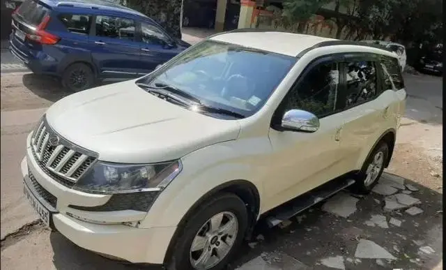 Mahindra XUV500 W8 2012