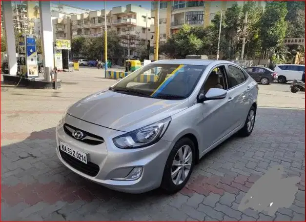 Hyundai Verna FLUIDIC 1.6 VTVT SX 2011