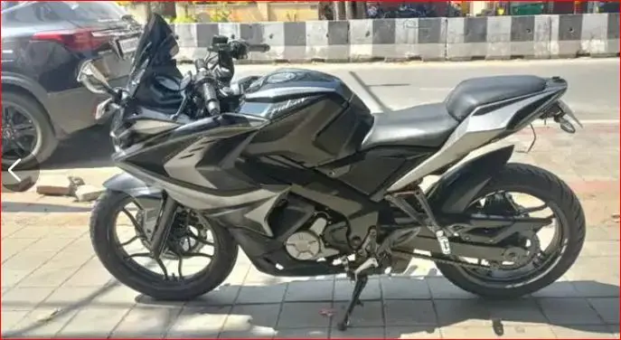 Bajaj Pulsar RS200 2017