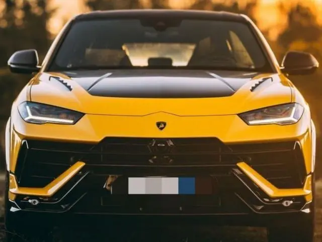 Lamborghini Urus Twin-Turbo V8 2019