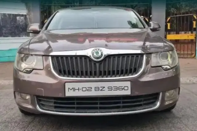 Skoda Superb ELEGANCE 2.0 TDI CR AT 2011