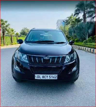 Mahindra XUV500 W10 2016