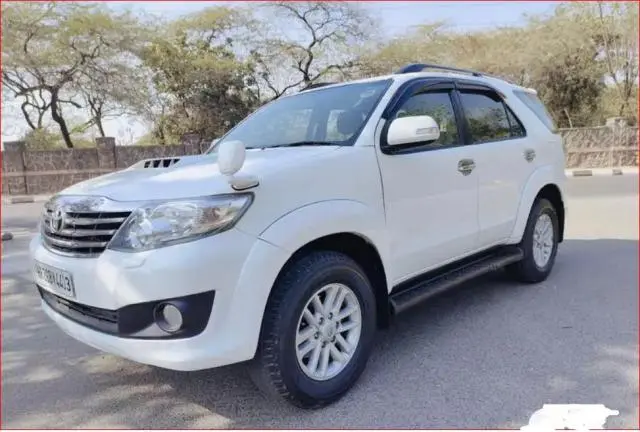 Toyota Fortuner 2.8 4x4 MT 2012