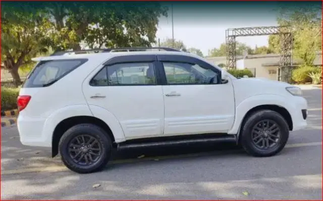 Toyota Fortuner 3.0 4X2 AT 2013