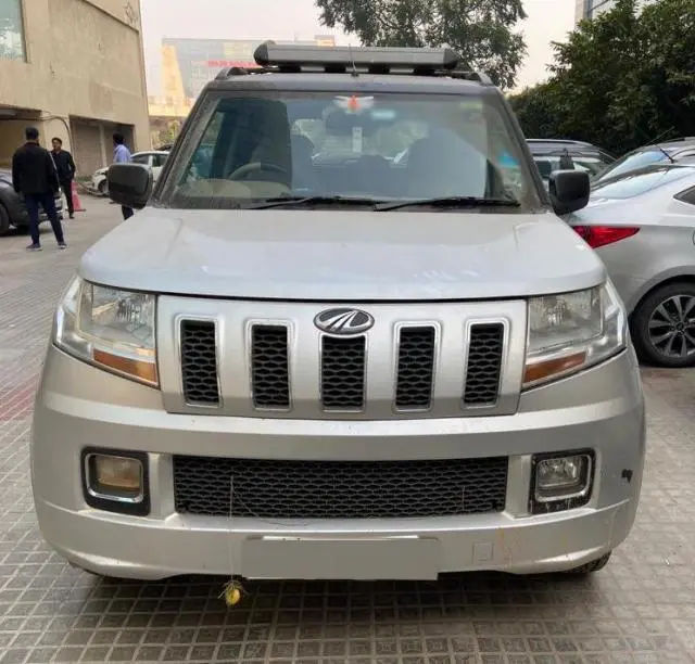 Mahindra TUV300 T8 2017