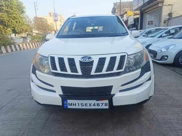 Mahindra XUV500 W10 2015