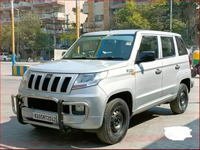 Mahindra TUV300 T4 2016