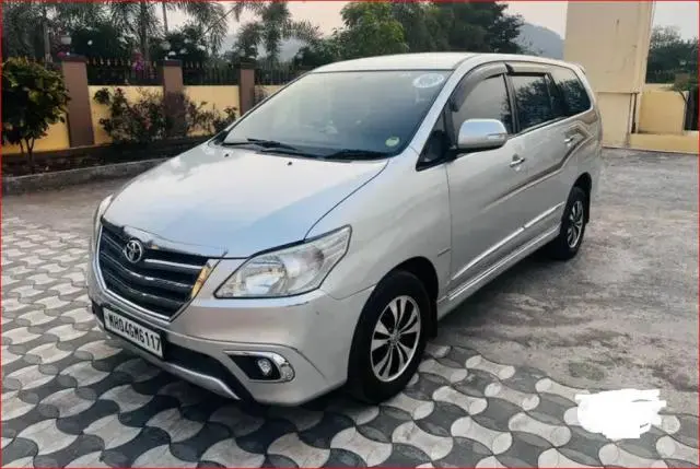 Toyota Innova 2.5 ZX 7 STR BS IV 2014