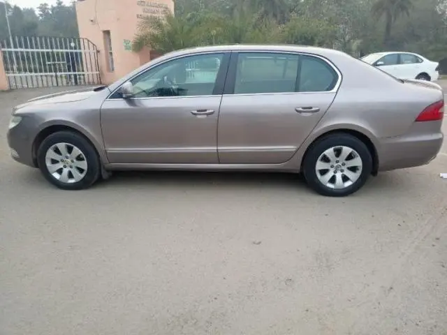 Skoda Superb Elegance 2.0 TDI CR AT 2014