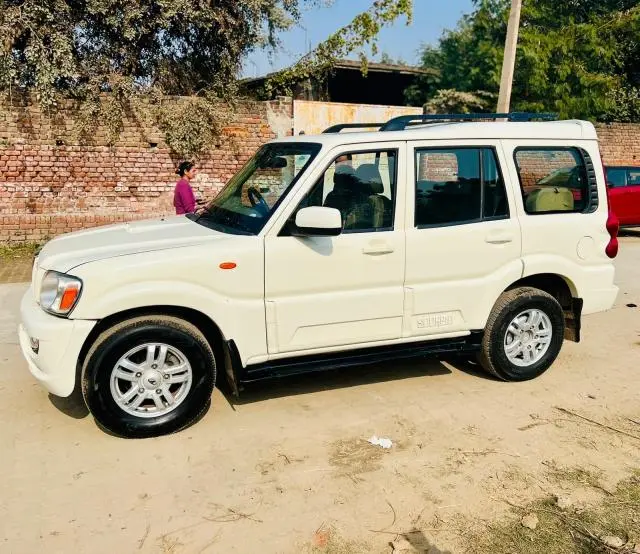 Mahindra Scorpio VLX 2WD 2014