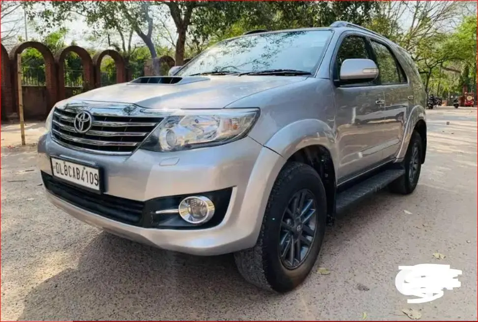 Toyota Fortuner 3.0 4x2 MT 2015