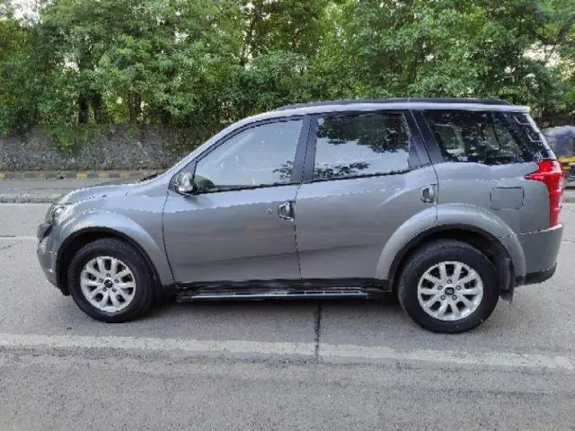 Mahindra XUV500 W9 2017