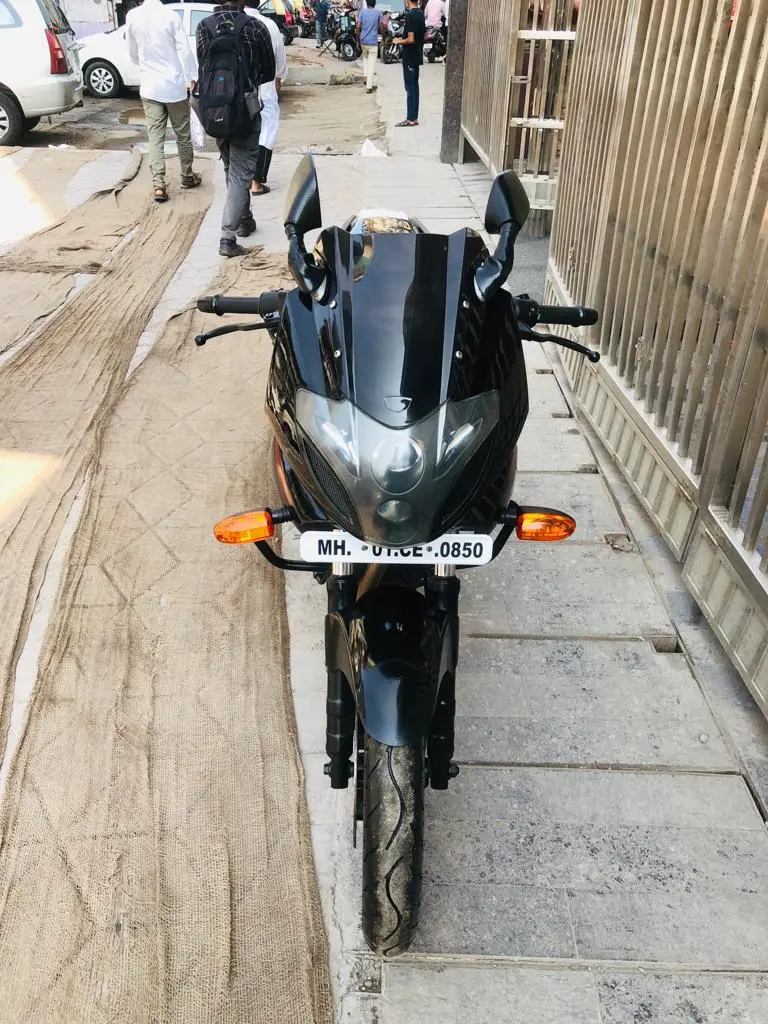 Bajaj Pulsar 220cc 2015