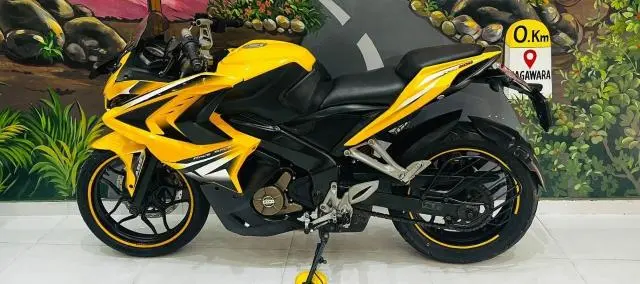 Bajaj Pulsar RS200 ABS 2016