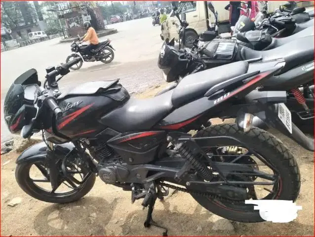 Bajaj Pulsar 180cc 2018