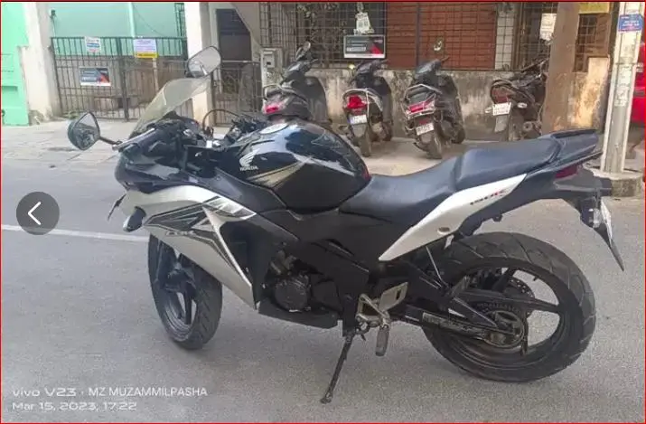 Honda CBR 150R 150cc 2013