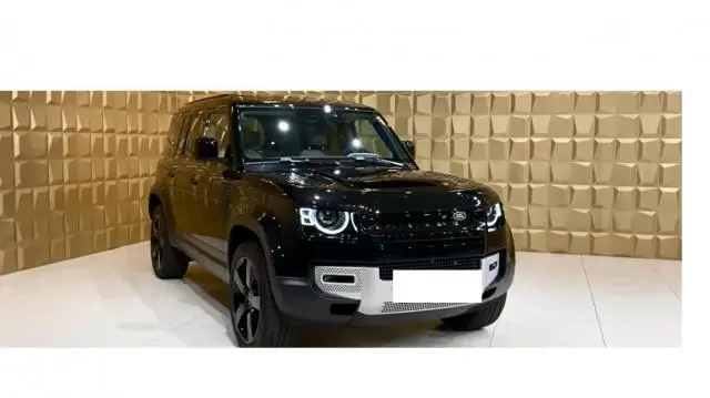 Land Rover Defender 110 X-Dynamic HSE P300 2023