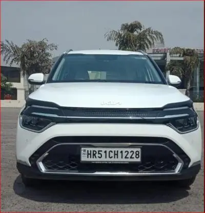 Kia Carens Luxury Plus 1.4 Petrol 6 STR 2022