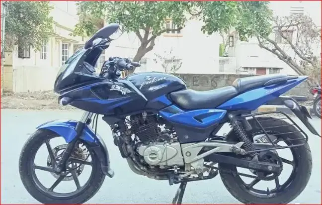 Bajaj Pulsar 220cc 2014