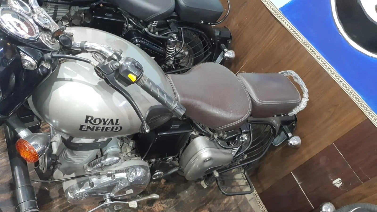 Royal Enfield Classic Gunmetal Grey 350cc ABS Spoke BS6 2021
