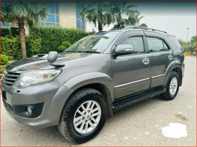 Toyota Fortuner 3.0 4x2 MT 2014