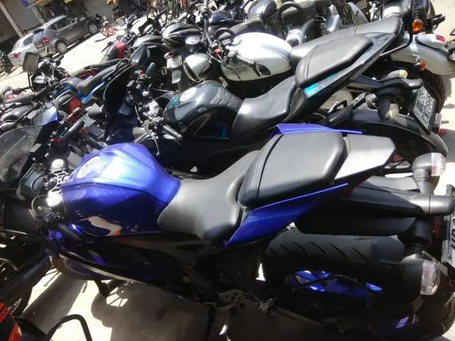 Yamaha YZF-R15 V4 Racing Blue 2022