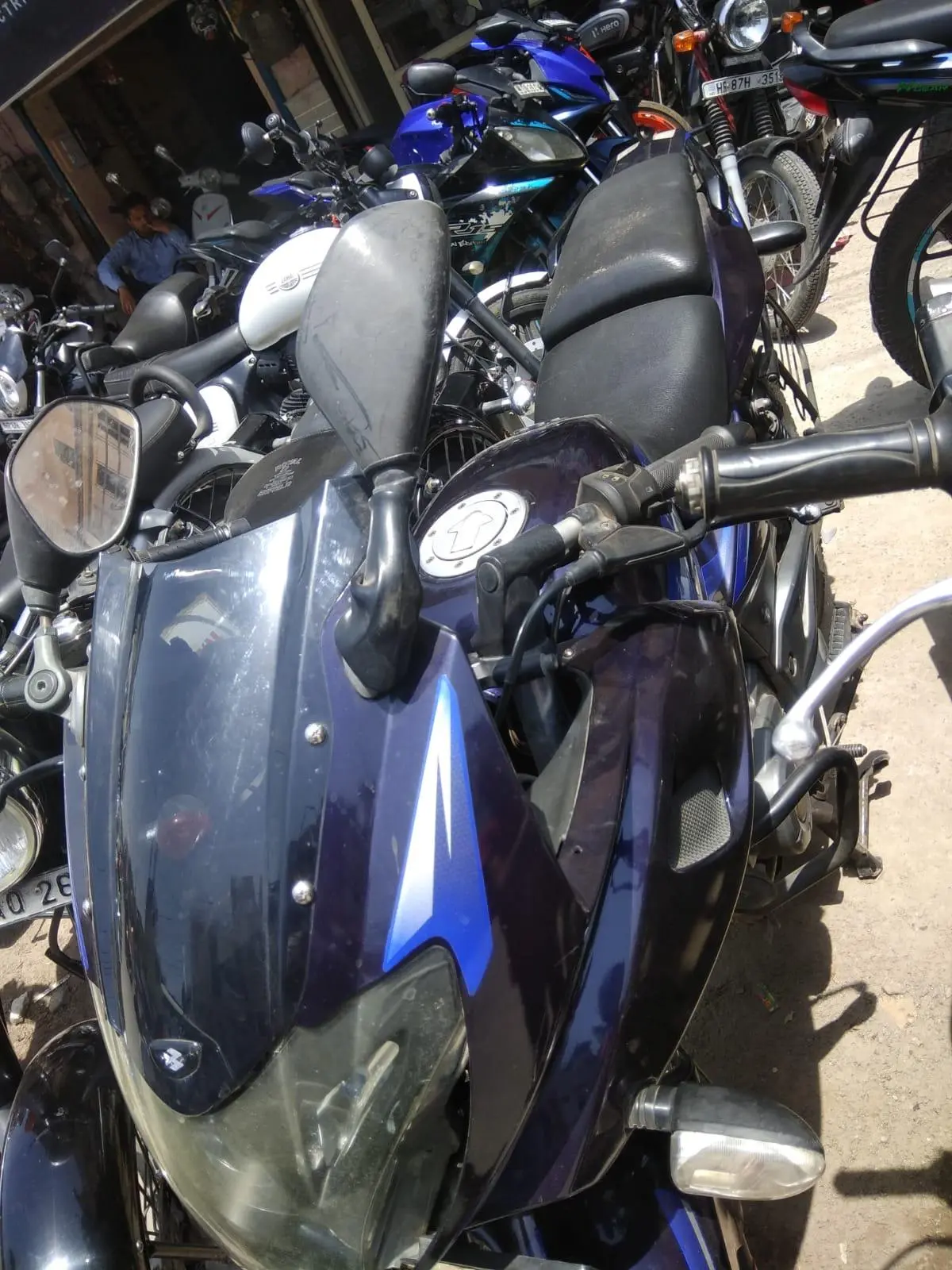 Bajaj Pulsar 220F 2017