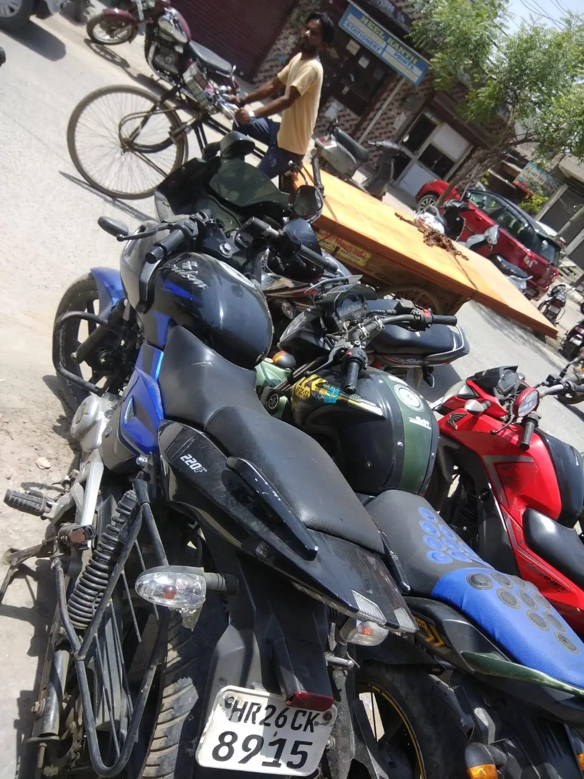 Bajaj Pulsar 220F 2014