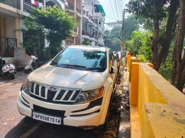 Mahindra XUV500 W8 2013
