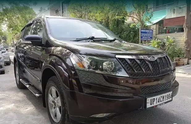 Mahindra XUV500 W8 2015