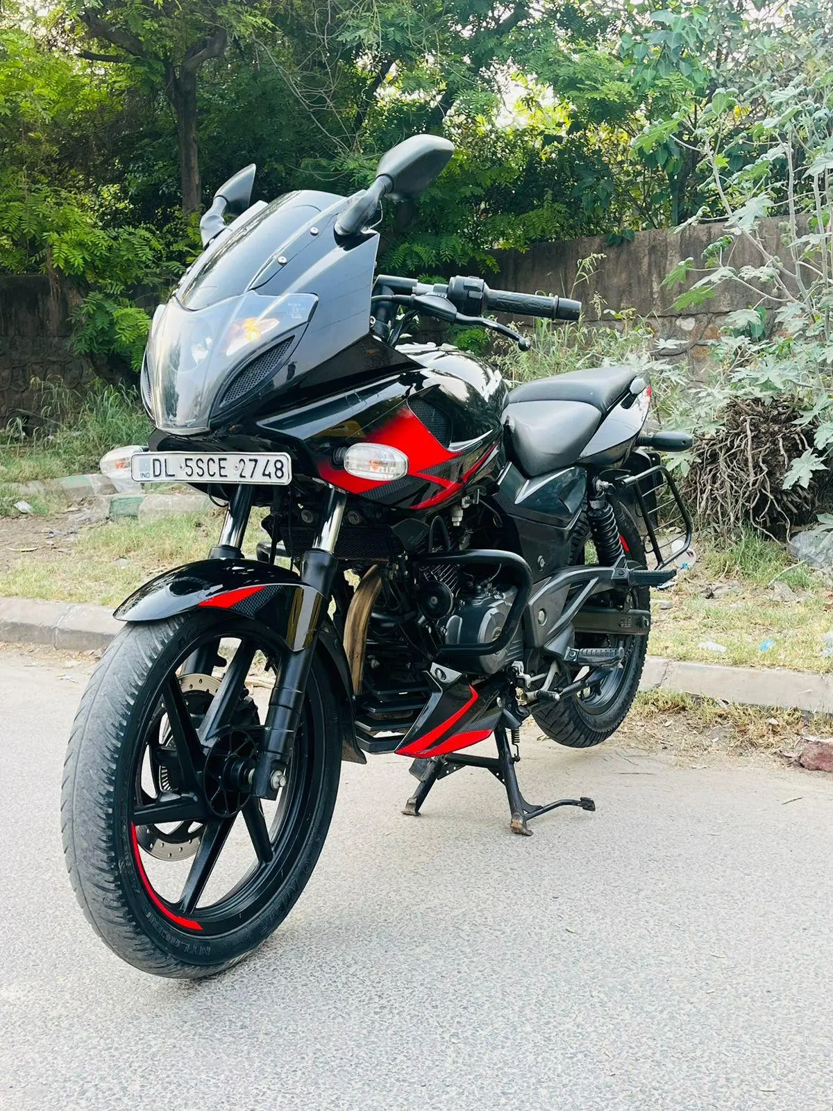Bajaj Pulsar 220cc 2019