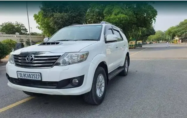 Toyota Fortuner 2.8 4x2 MT 2013