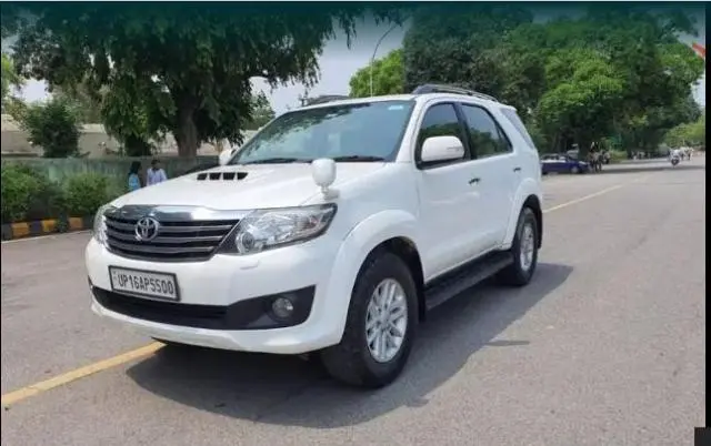 Toyota Fortuner 3.0 4X4 MT 2013