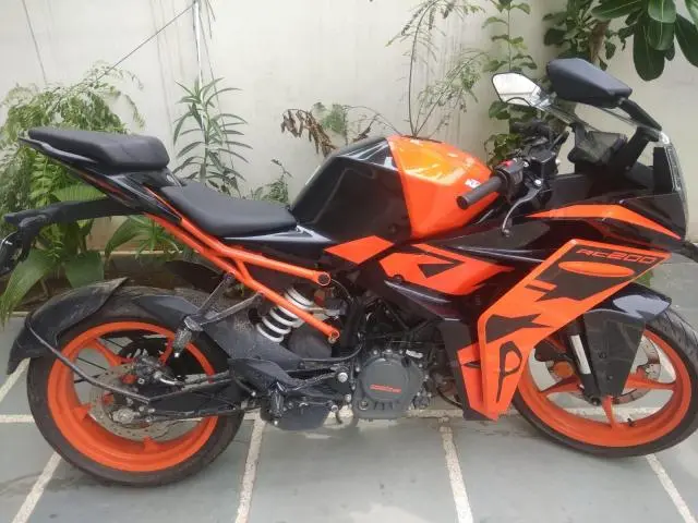 KTM RC 200 2022
