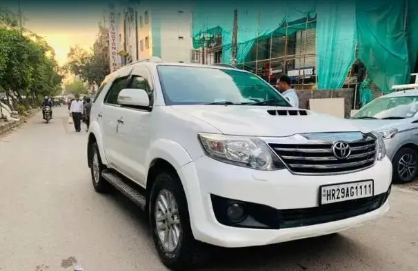 Toyota Fortuner 3.0 4X4 MT 2014
